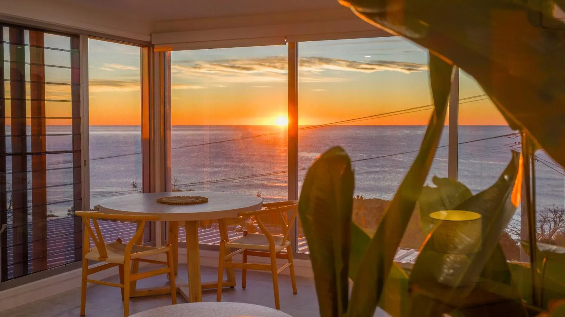 Coolum Luxury Apartment With King Bed And Ocean Views Coolum Beach